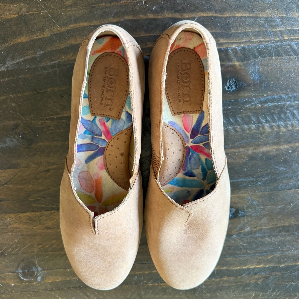 Born Shoes Womens Size 7 Beige Leather Slip On Flats Comfort Casual D74616